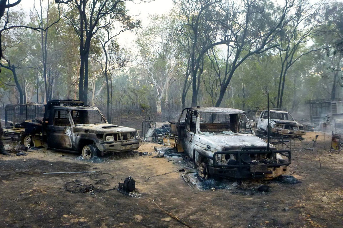 The destruction of fire, two 4WD's burn and destroyed due to a bush fire